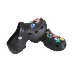 Sandalia plataforma tipo crocs