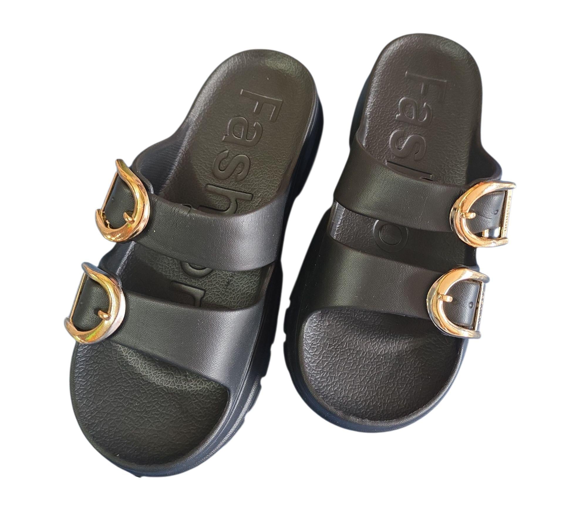 Sandalia Negra plataforma mujer hebilla dorada B-868